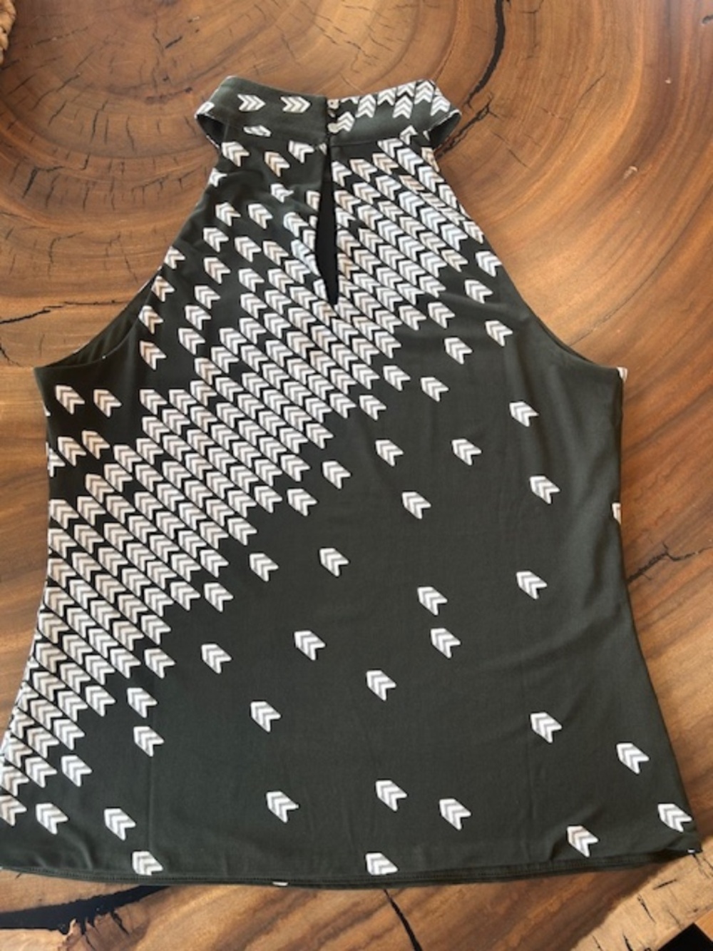 White House Black Market-Printed Mock Neck Halter Top-NEW WITH TAGS-Size Medium - Picture 3 of 8